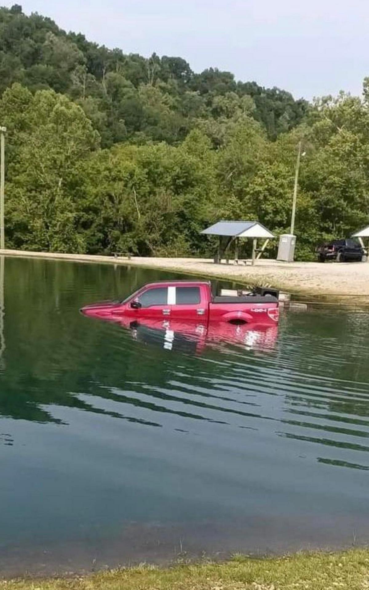 Bad Days Happen (31 pics)