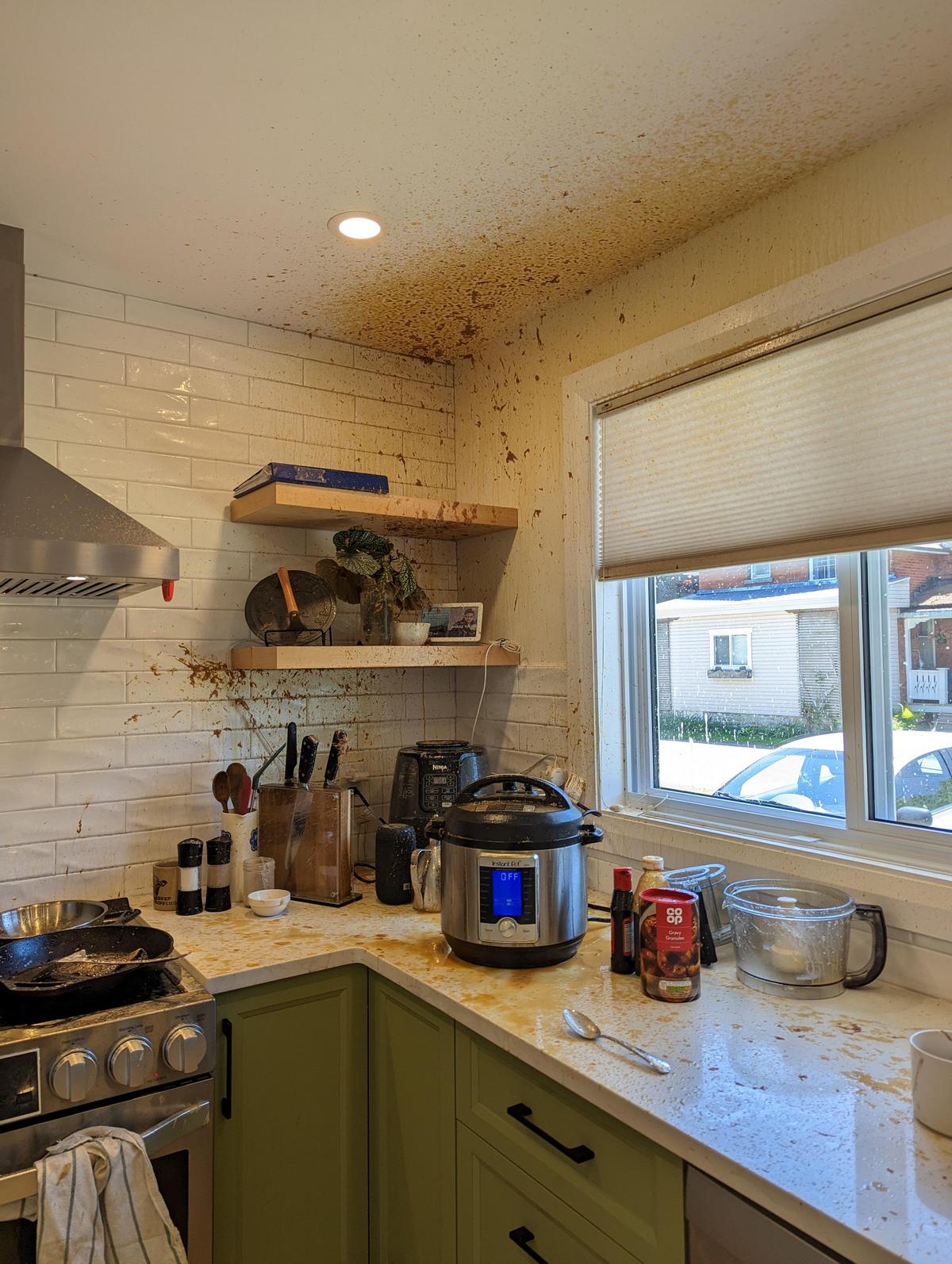 Bad Days Happen (31 pics)