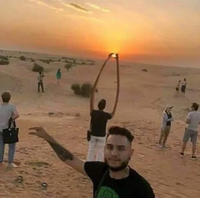 What Is Going On Here? (21 pics)