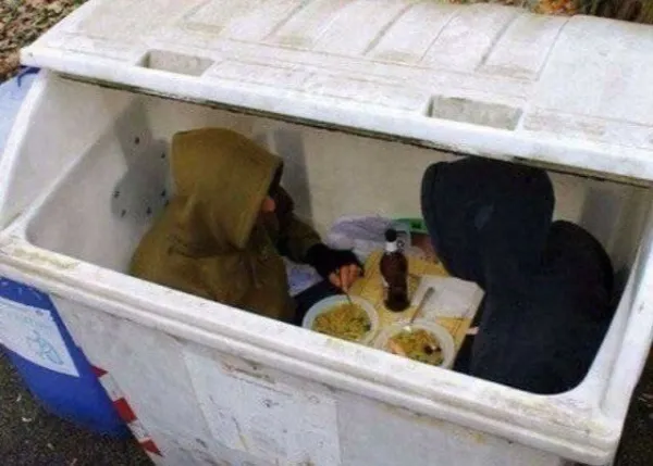 What Is Going On Here? (30 pics)