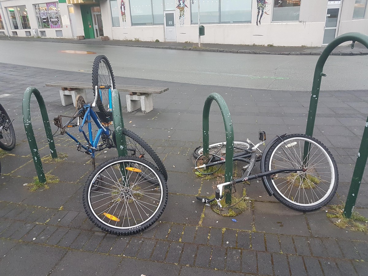 Bad Days Happen (38 pics)