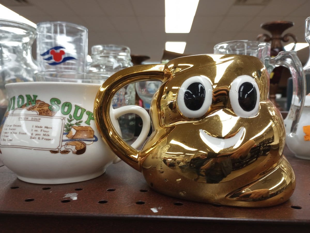 Creepy Finds In Thrift Shops (17 pics)