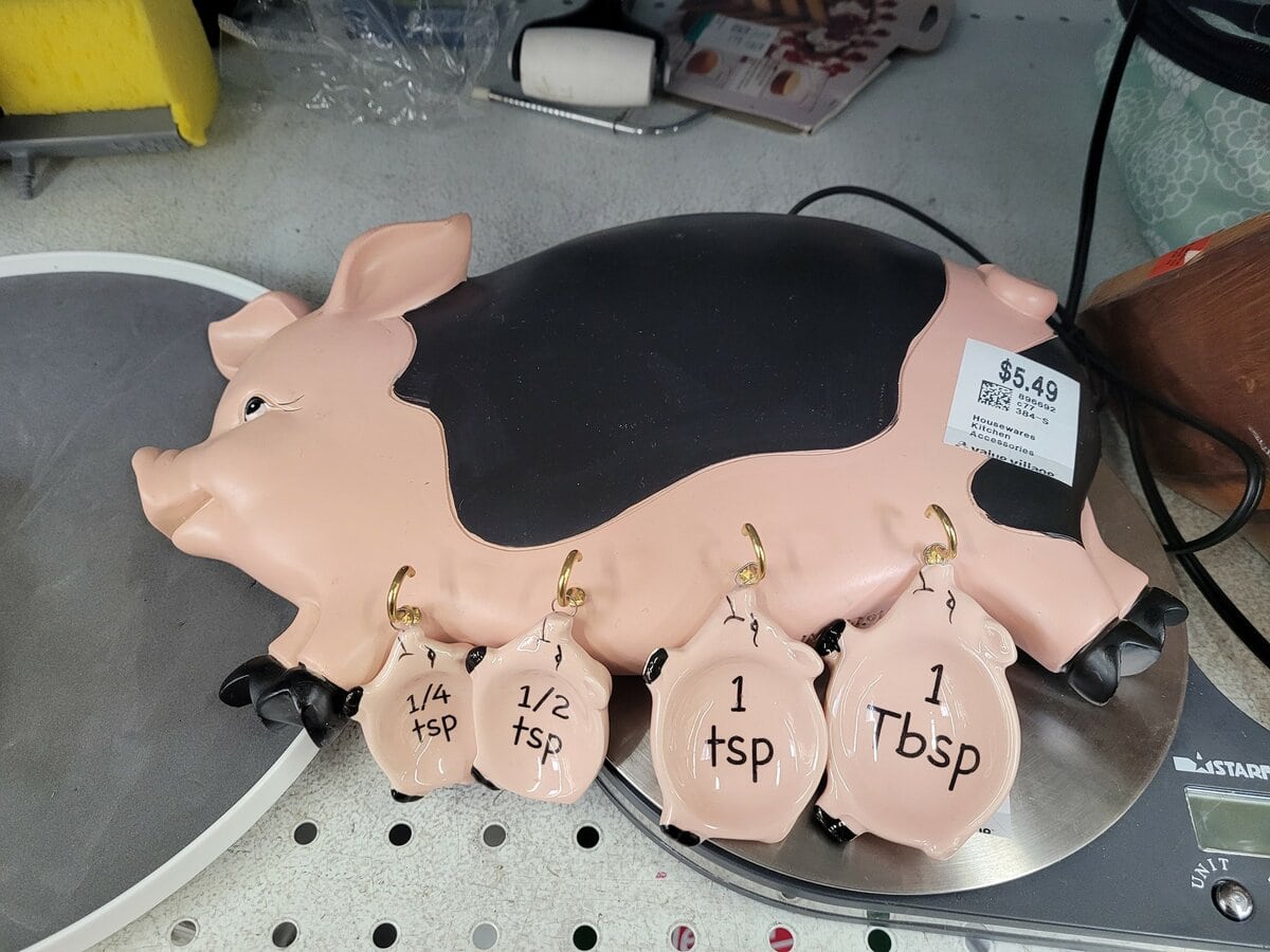Creepy Finds In Thrift Shops (17 pics)