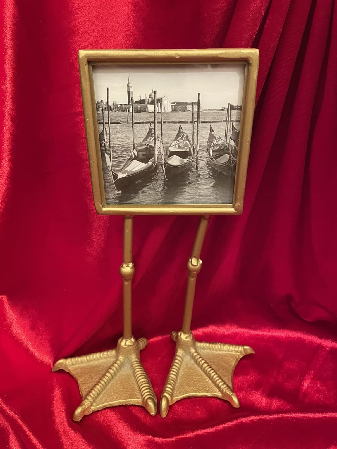 Creepy Finds In Thrift Shops (17 pics)