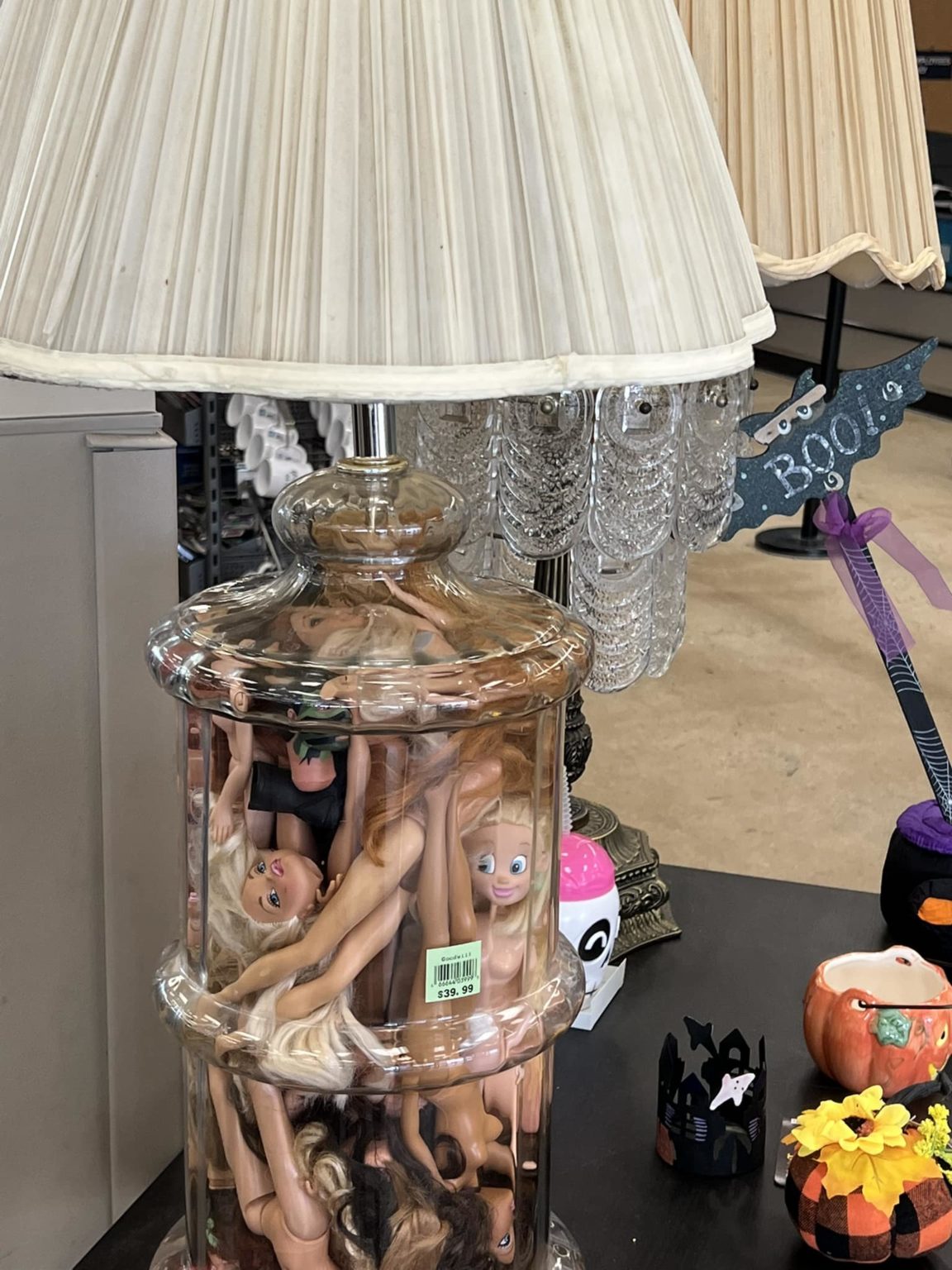 Creepy Finds In Thrift Shops (17 pics)