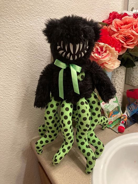 Weird Finds In Thrift Shops (15 pics)