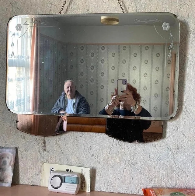 They're Trying To Sell Mirrors (21 pics)