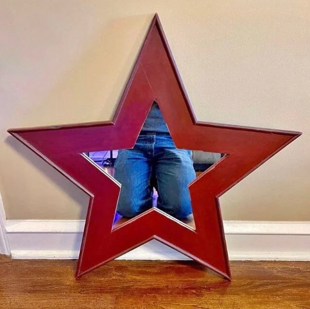 They're Trying To Sell Mirrors (21 pics)