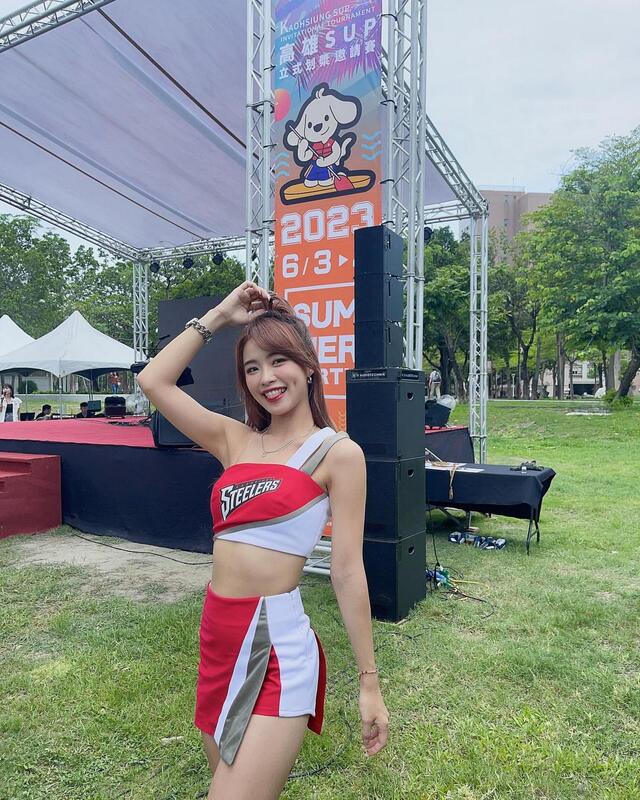 Asian Girls (21 pics)