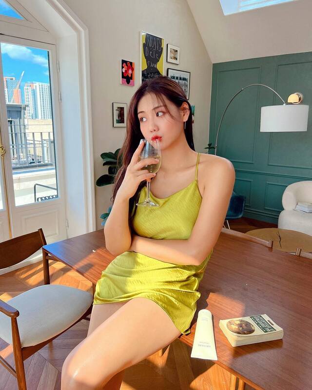 Asian Girls (21 pics)