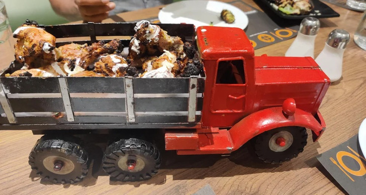 Weird Food Serving (15 pics)