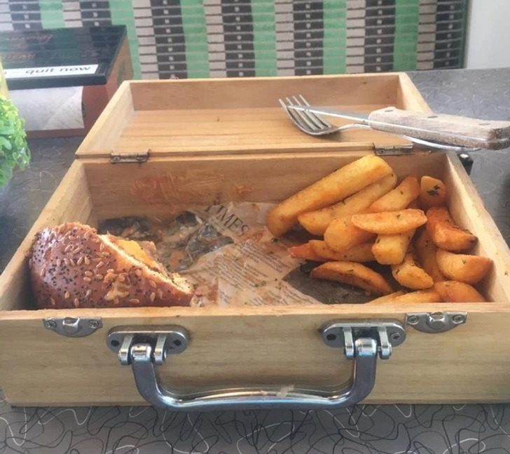 Weird Food Serving (15 pics)
