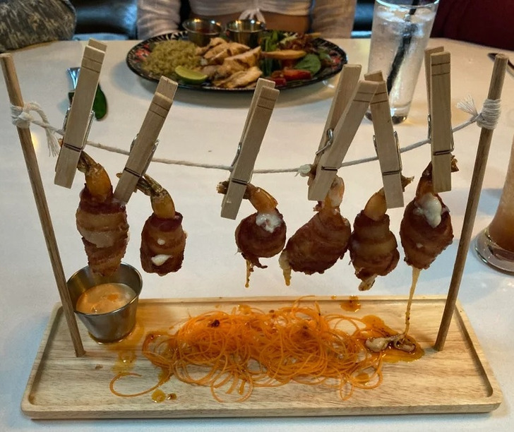 Weird Food Serving (15 pics)