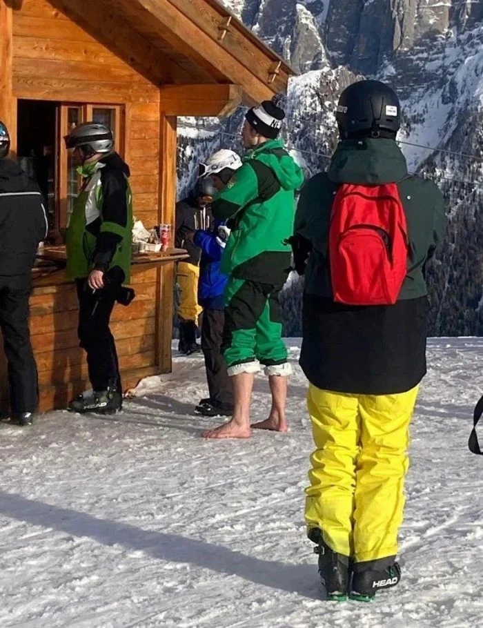 What Is Going On Here? (15 pics)