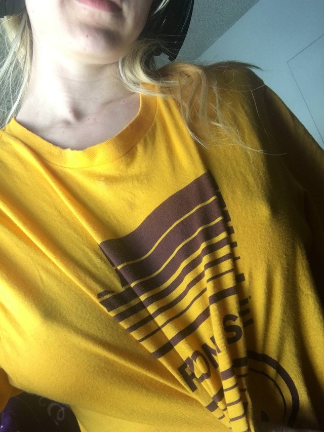 Braless Girls (21 pics)