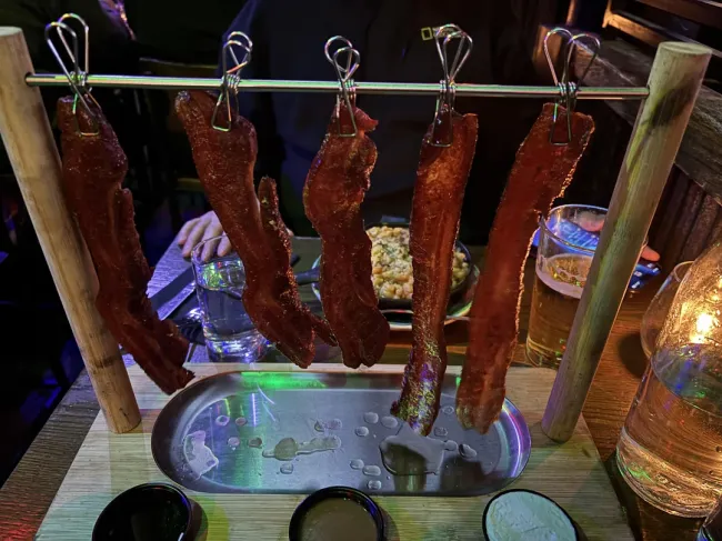 Crazy Food Serving (24 pics)