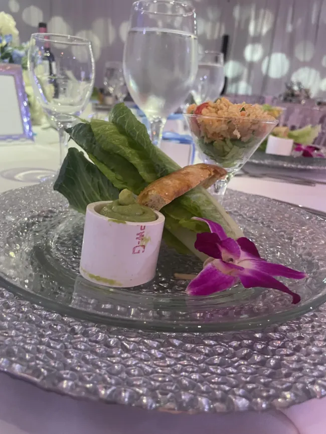 Crazy Food Serving (24 pics)