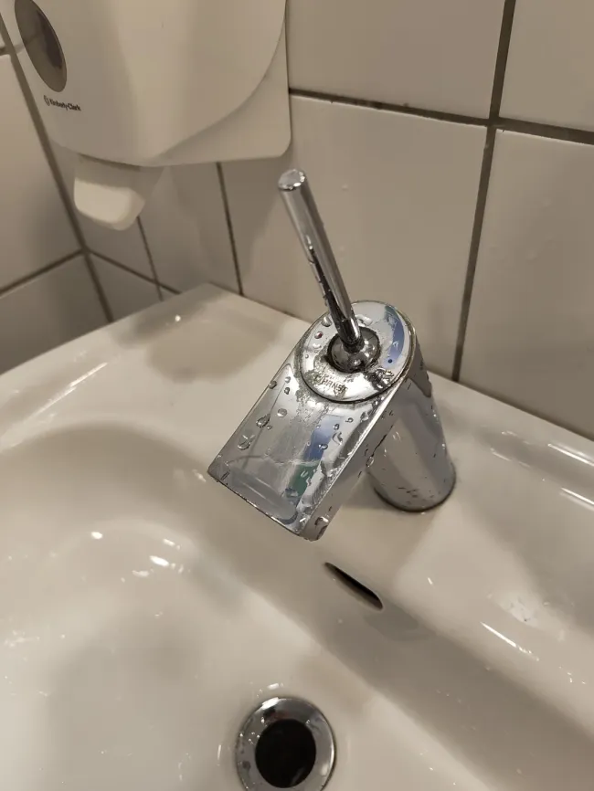 Failed Designs And Constructions (21 pics)