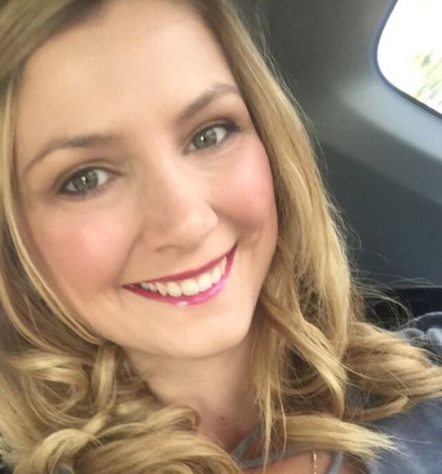 Girls With Red Lips (21 pics)