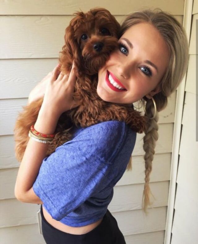 Girls With Red Lips (21 pics)