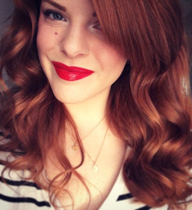 Girls With Red Lips (21 pics)