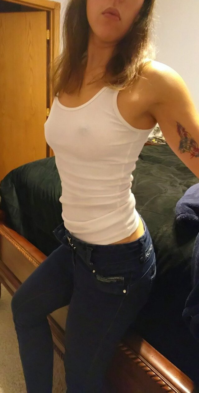 Braless Girls (21 pics)