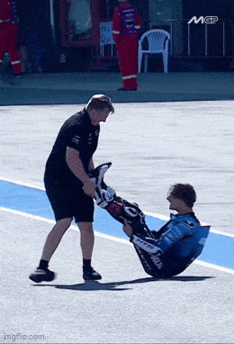 Acid GIFs, April 10 (25 gifs) Acid GIFs, April 10 (25 gifs)