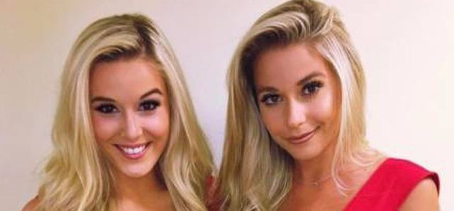 Girls In Tight Dresses (21 pics)