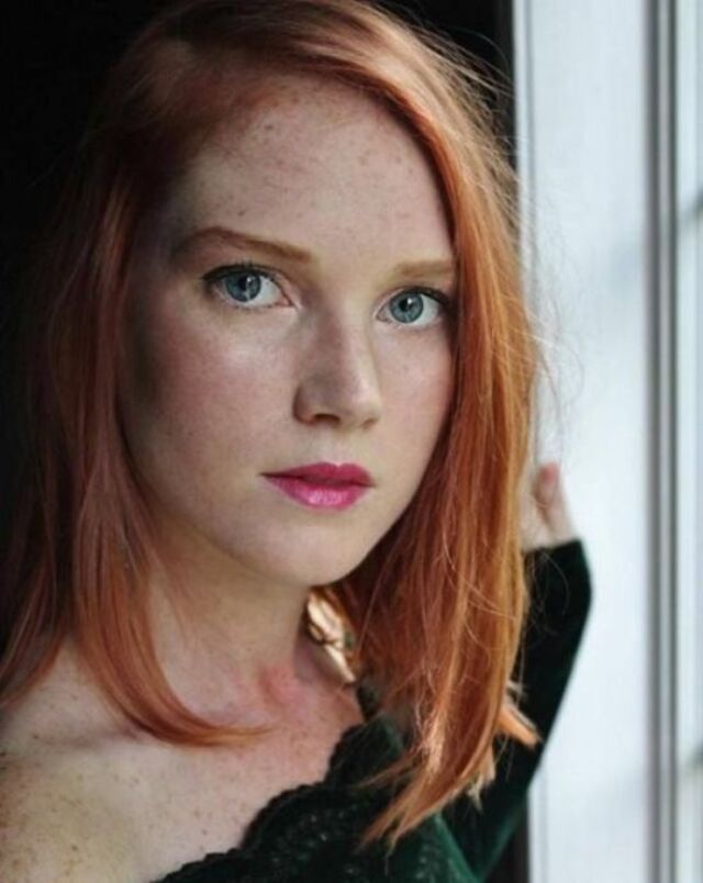 Redhead Girls (21 pics)