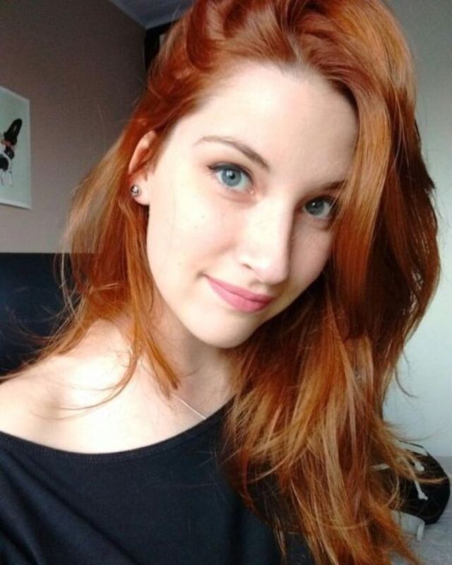 Redhead Girls (21 pics)