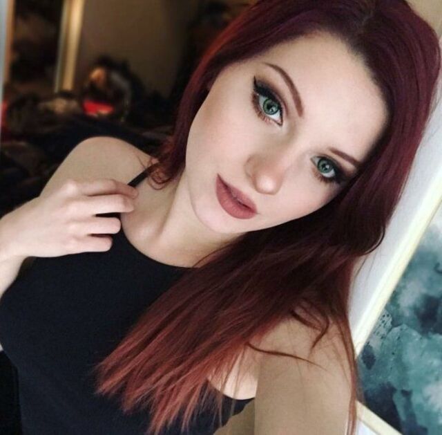 Redhead Girls (21 pics)