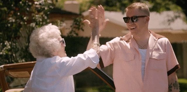 Courier Stories (16 gifs)