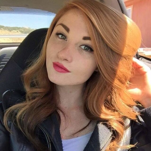 Girls In Cars (21 pics)