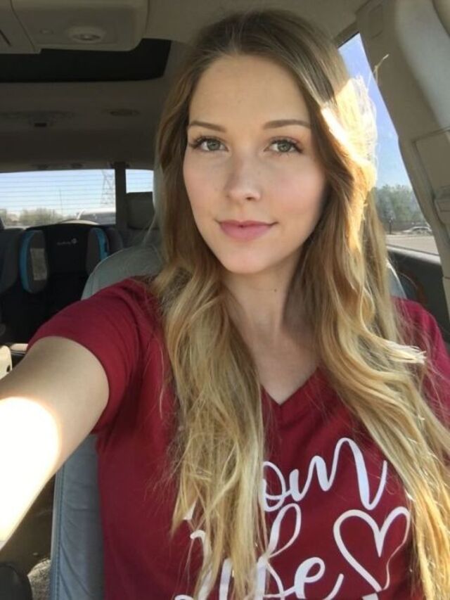 Girls In Cars (21 pics)
