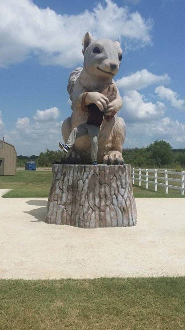 Giant Things (25 pics)