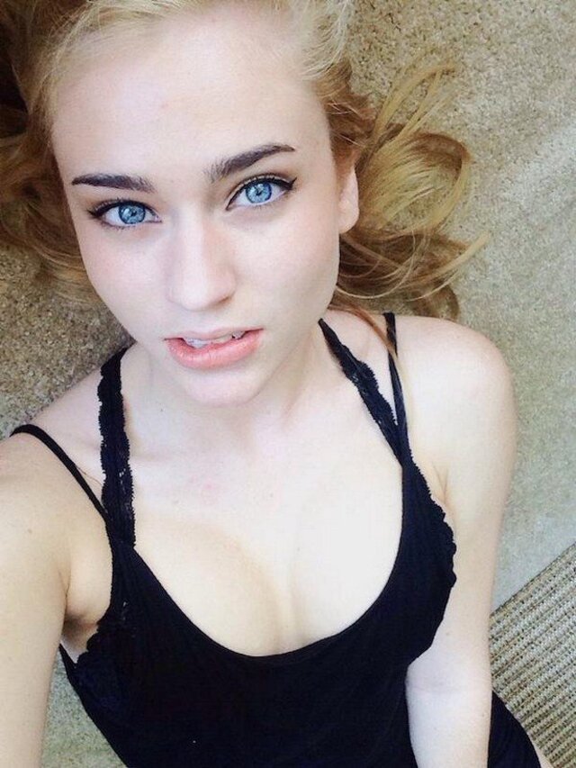 Beauty Girls (21 pics) Beauty Girls (21 pics)