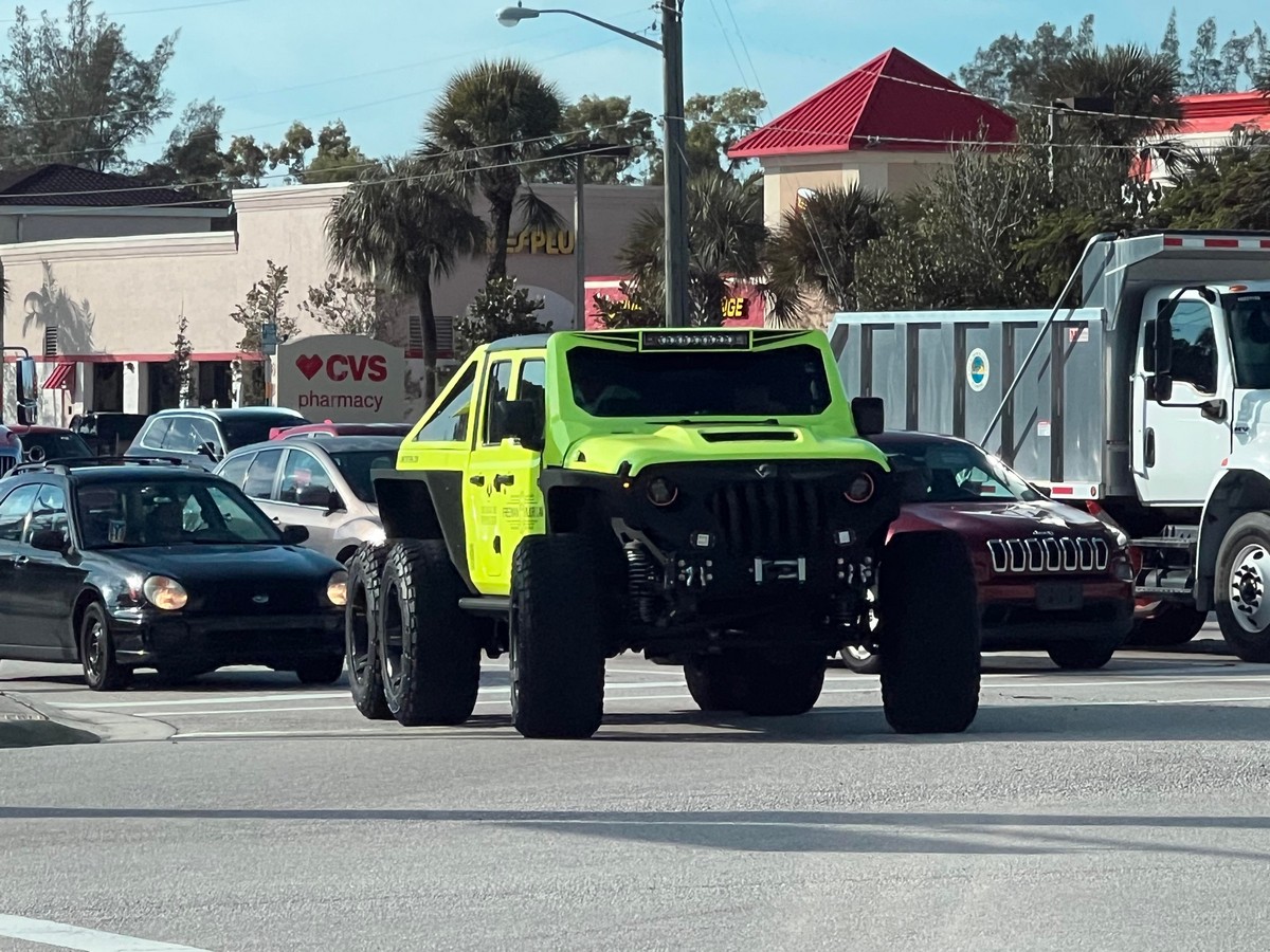 Crazy Cars (25 pics)