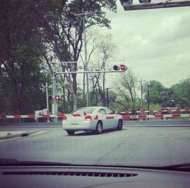Bad Days Happen (31 pics)