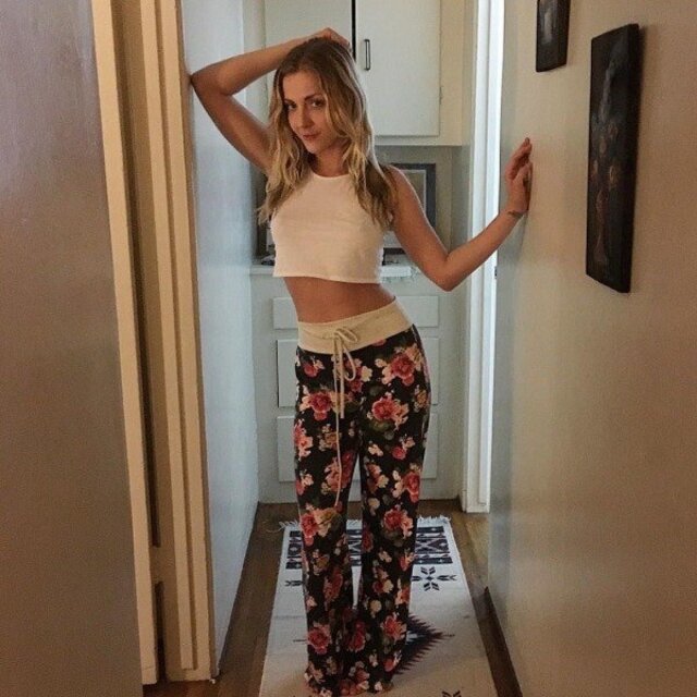 Braless Girls (21 pics)