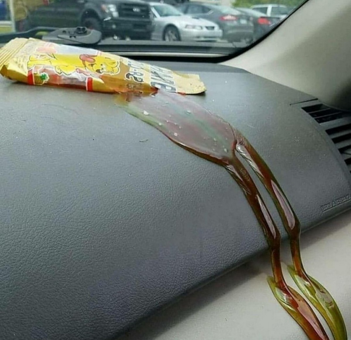 Bad Days Happen (31 pics)