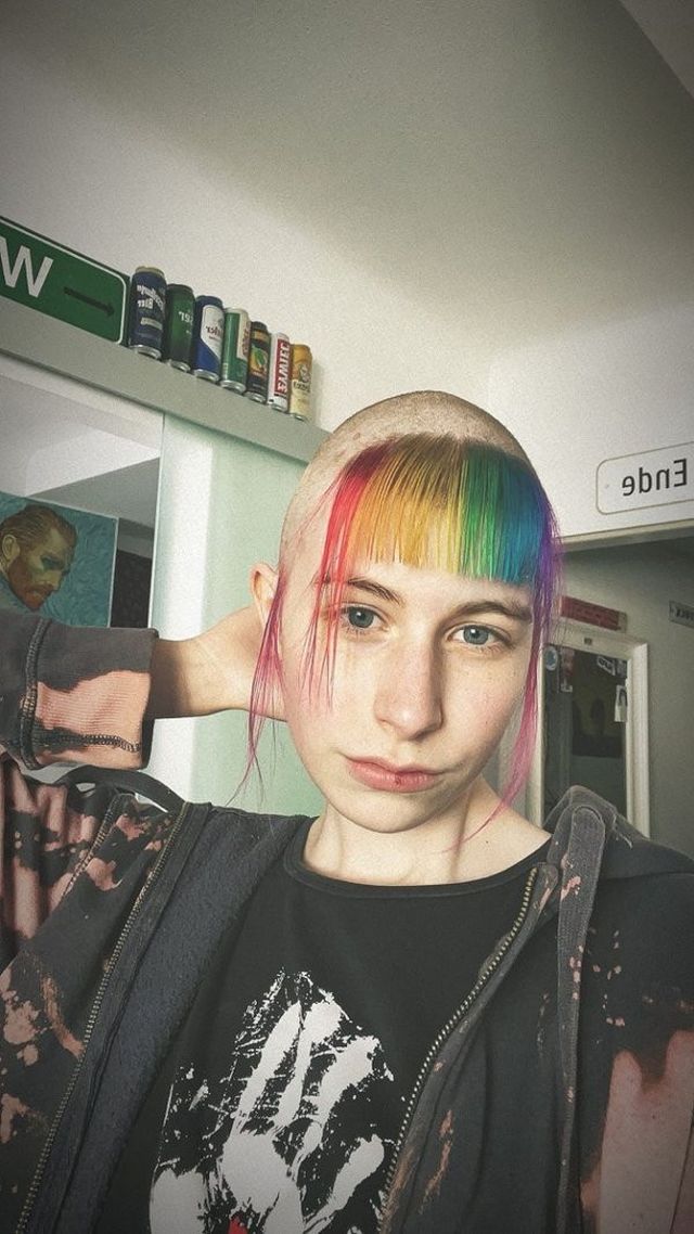 Awful Haircuts (23 pics) Awful Haircuts (23 pics)