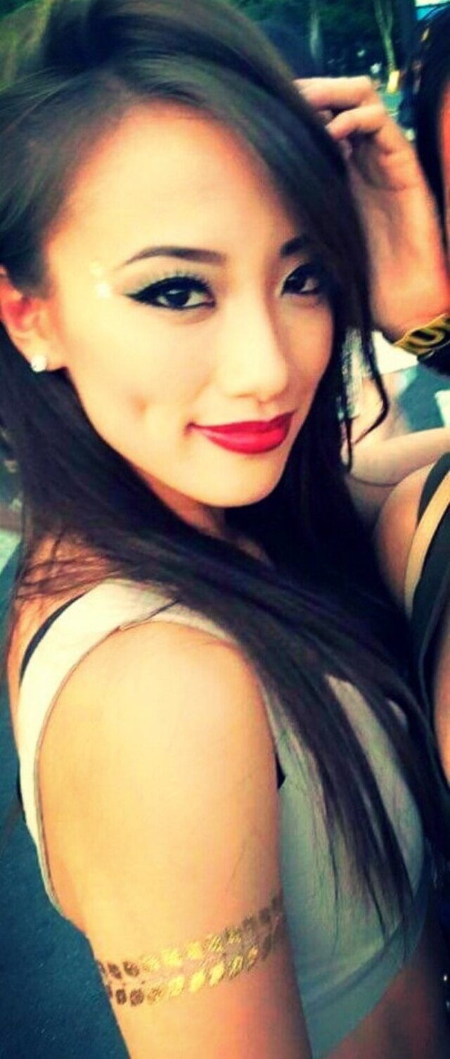 Asian Girls (21 pics) Asian Girls (21 pics)