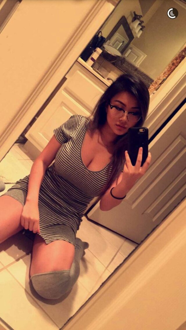 Asian Girls (21 pics)