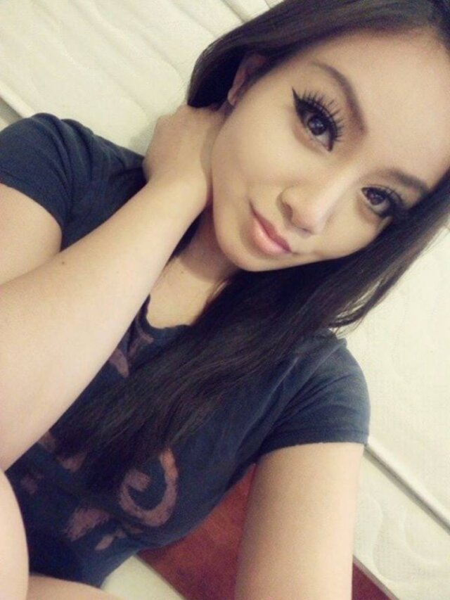 Asian Girls (21 pics) Asian Girls (21 pics)