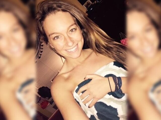 Girls In Towels (21 pics)