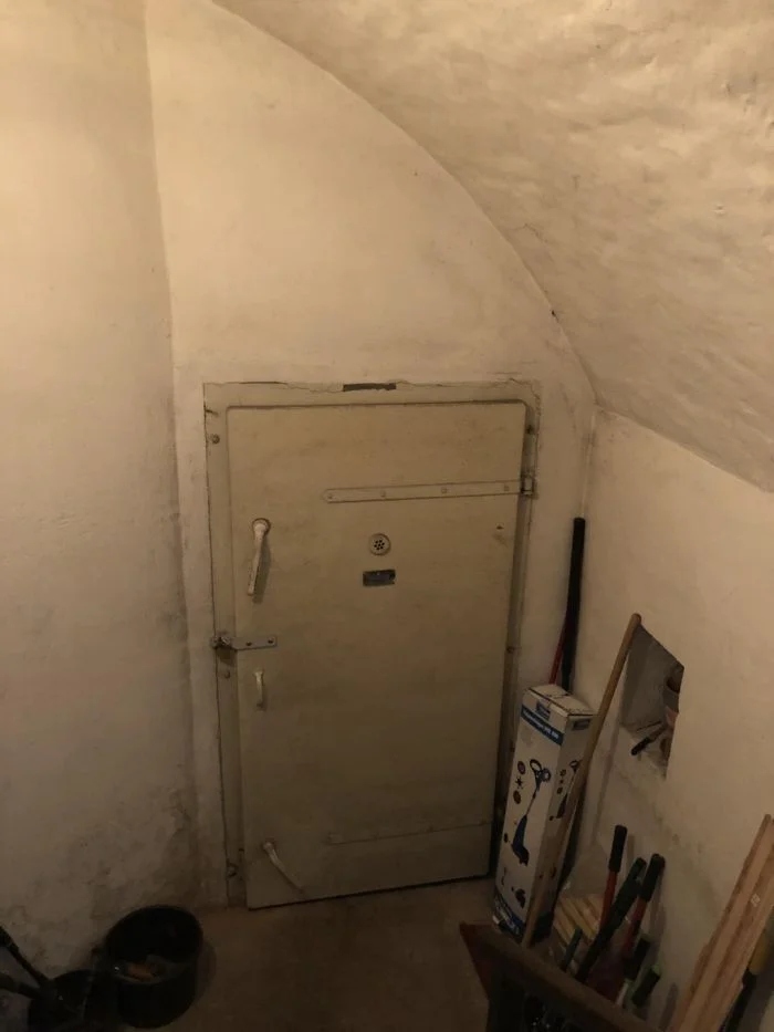 Creepy Finds In Basements (23 pics)
