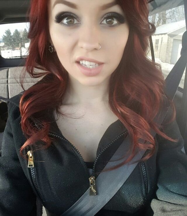 Redhead Girls (21 pics)