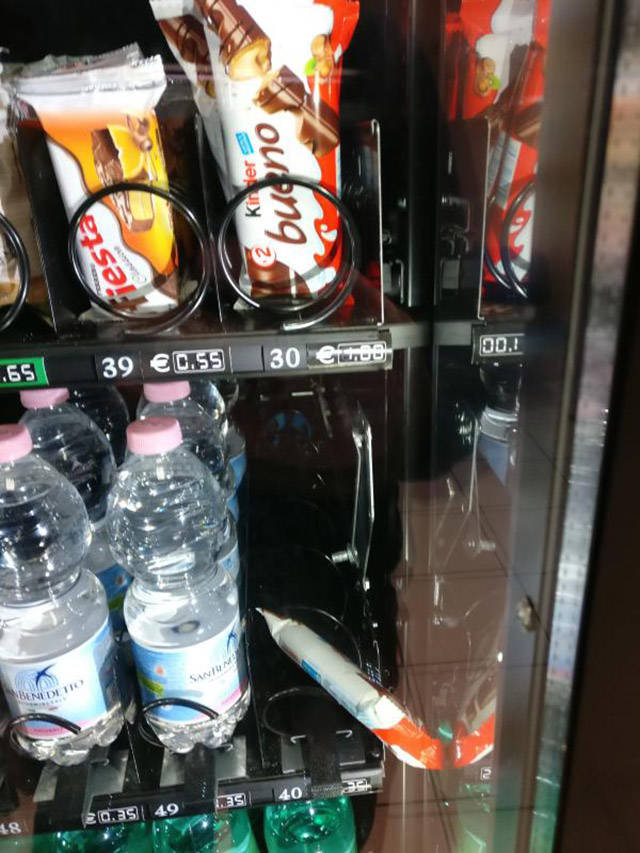 Unfortunate Situations (25 pics)