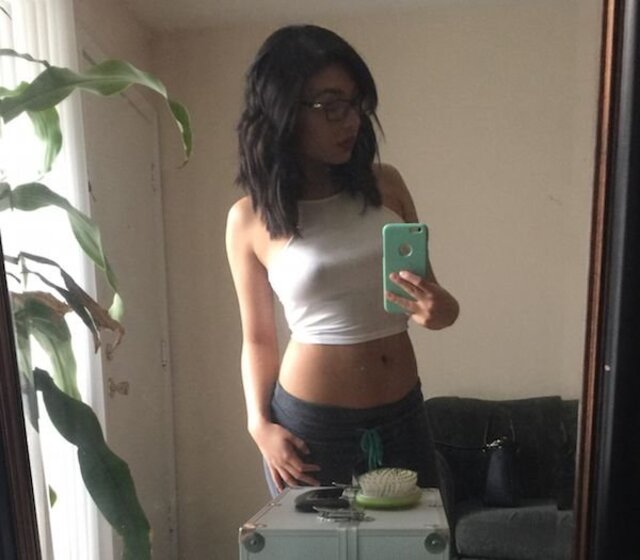 Braless Girls (21 pics) Braless Girls (21 pics)