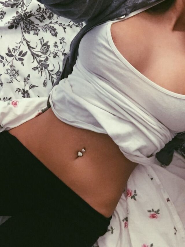 Braless Girls (21 pics) Braless Girls (21 pics)